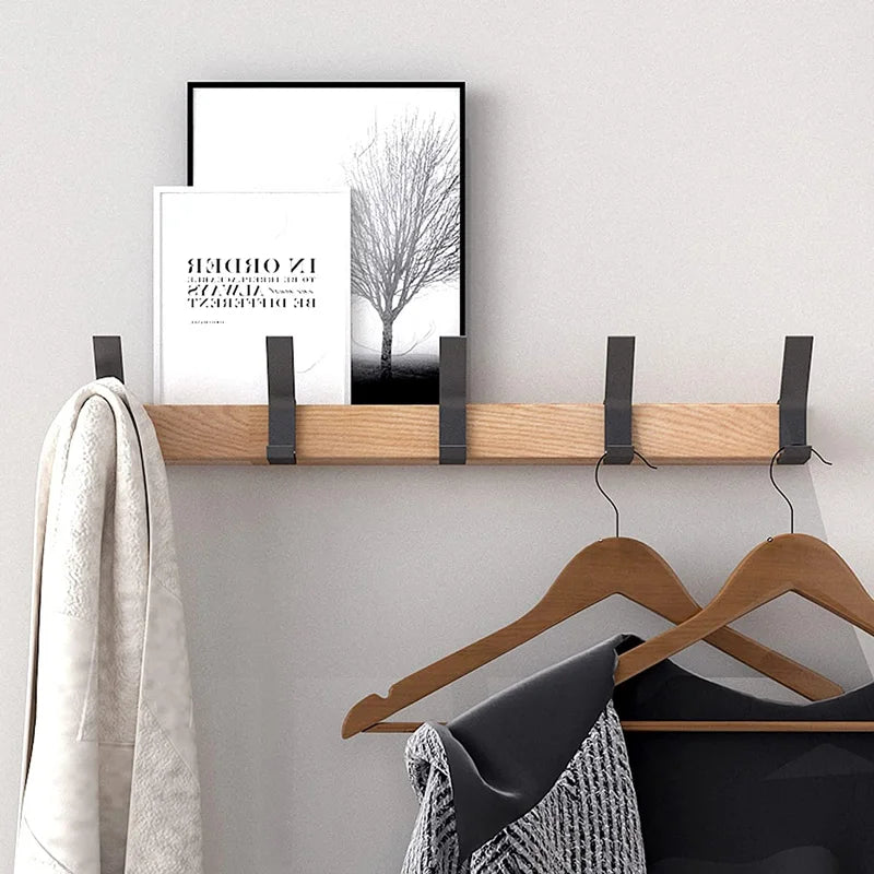 Wandgarderobe mit klappbaren Doppelhaken – Holz und Aluminium – Bild 3
