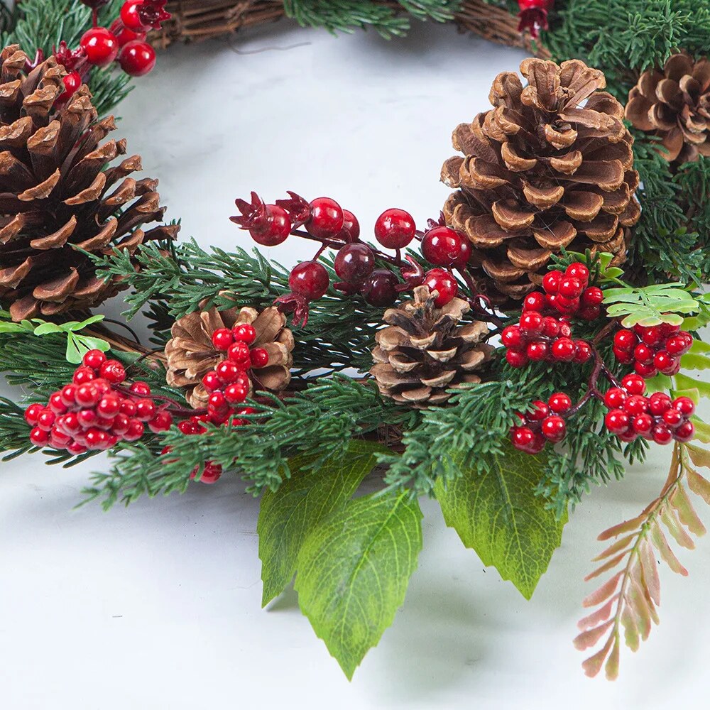 Adventskranz – Rote Beeren mit Zypressengrün