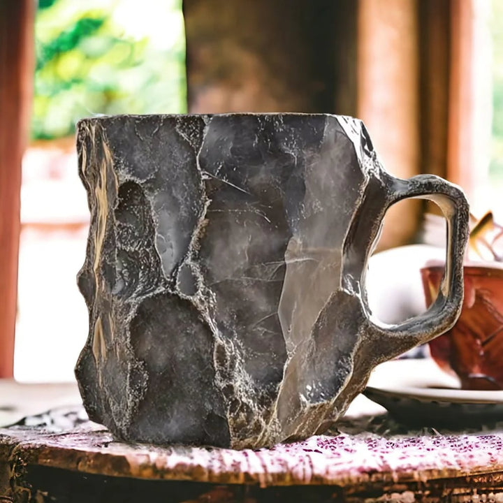 Doppelwandige Kaffeetasse in Mineraloptik – handgefertigt, mikrowellengeeignet – Bild 3