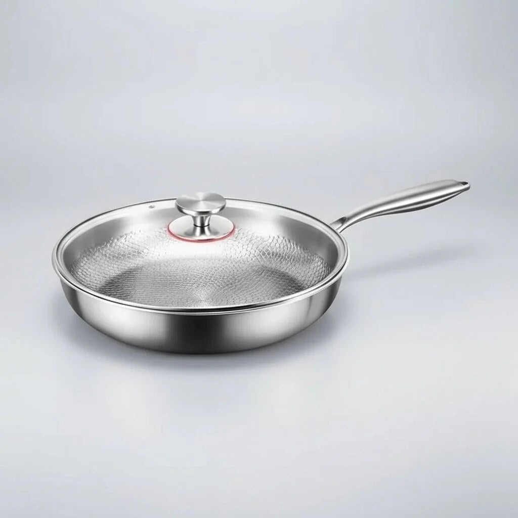 Gehämmerte Bratpfanne – Titan-Innenoberfläche, mehrschichtig