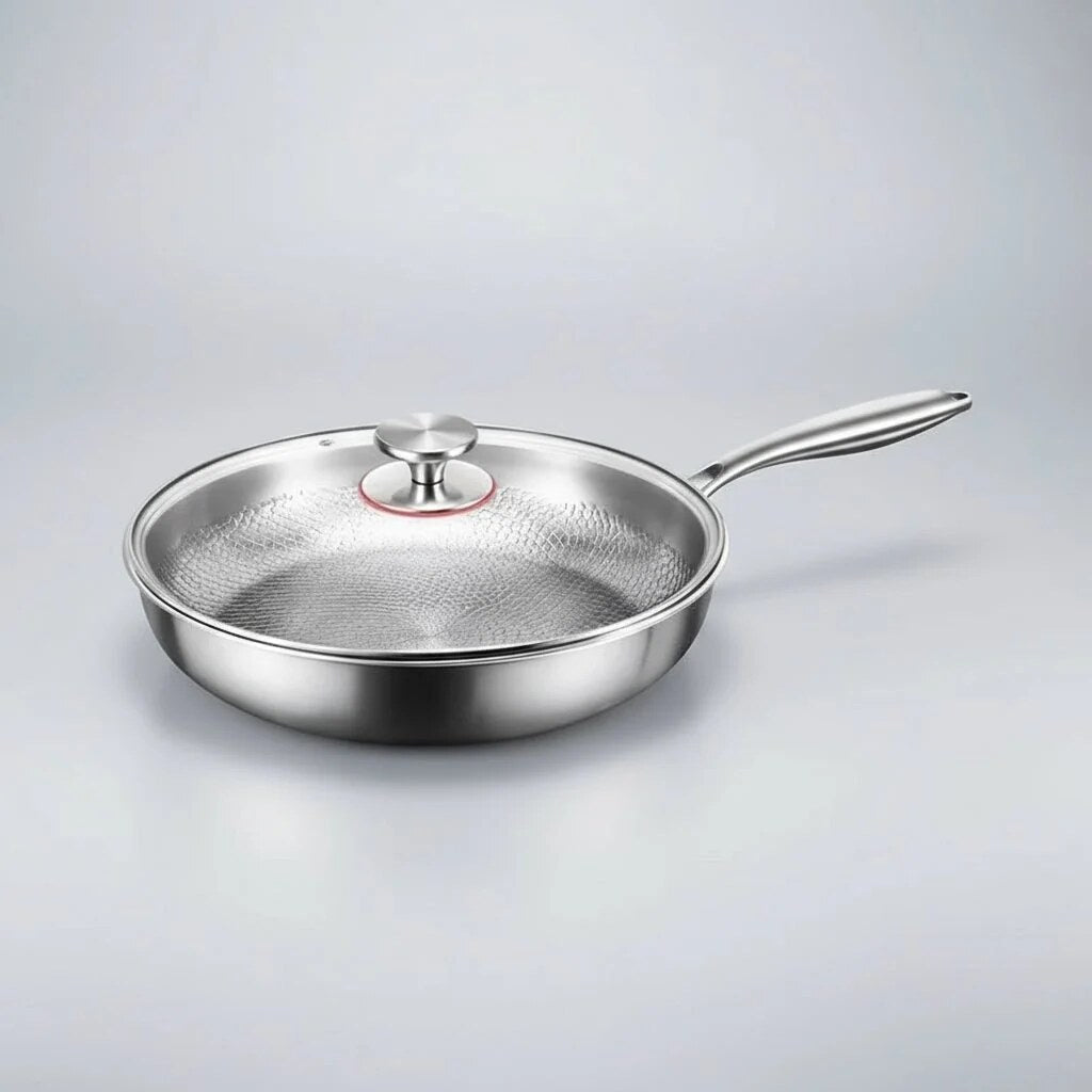 Gehämmerte Bratpfanne – Titan-Innenoberfläche, mehrschichtig