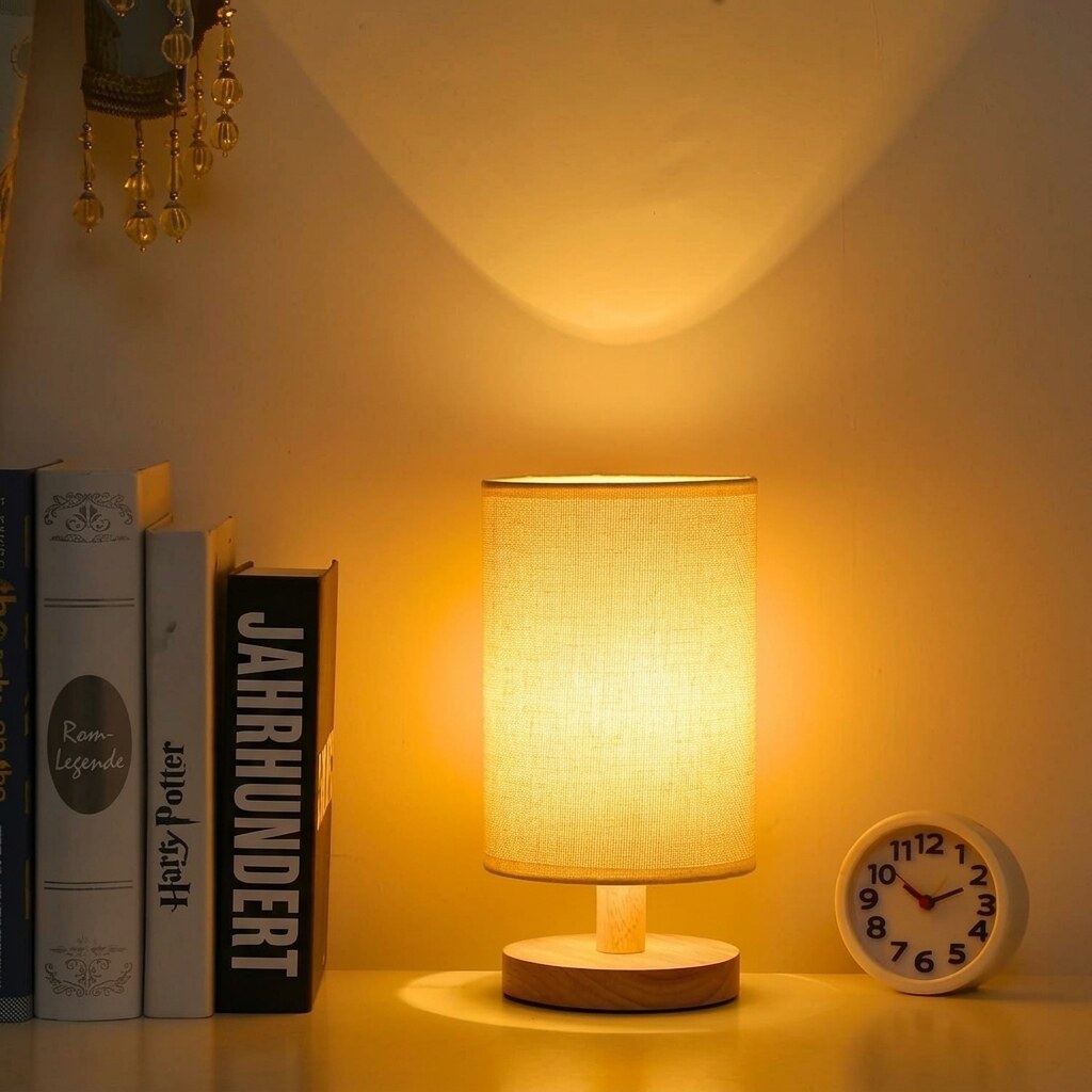 Holztischlampe – skandinavisch, Leinenschirm