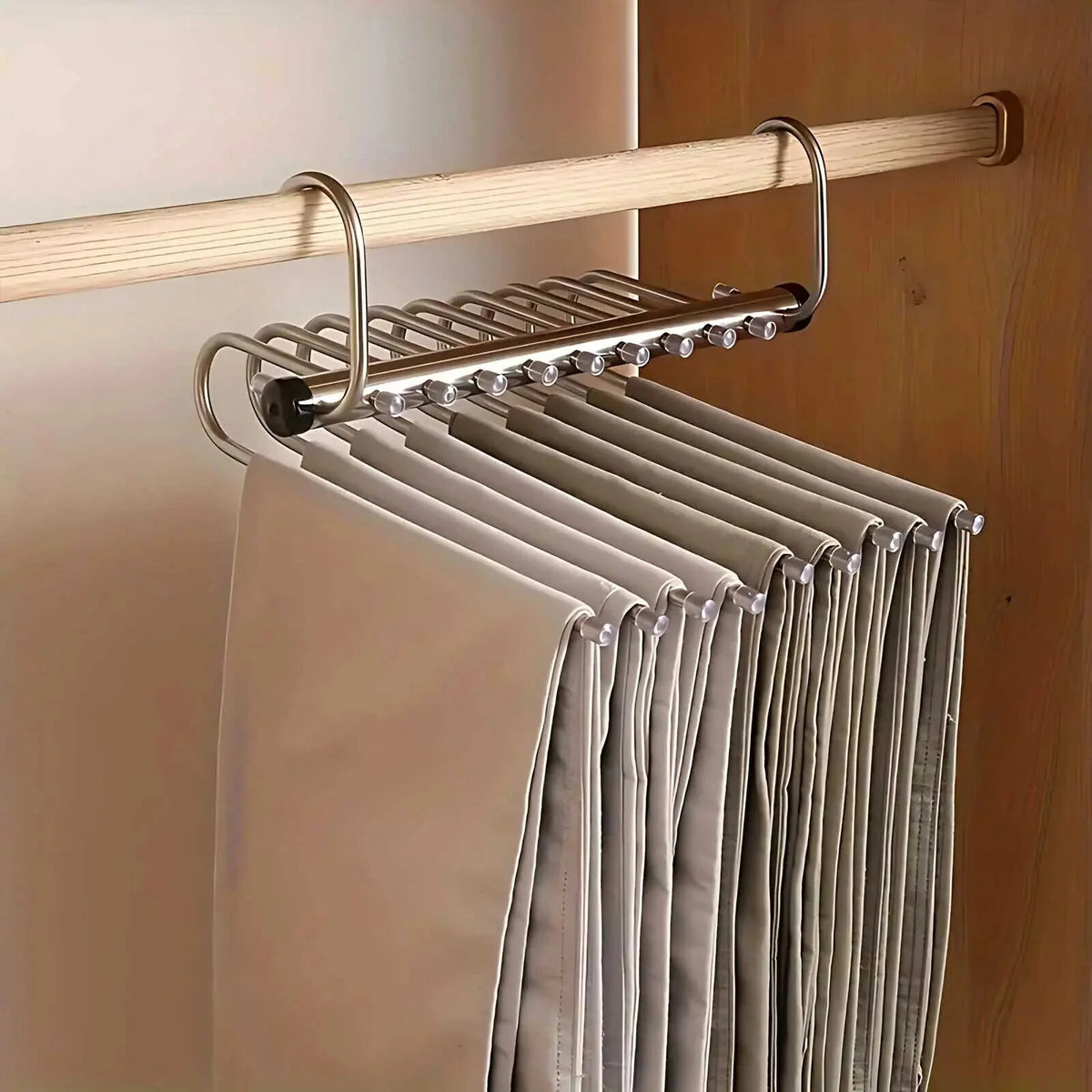 Kleiderbügel aus Edelstahl – modern, elegant